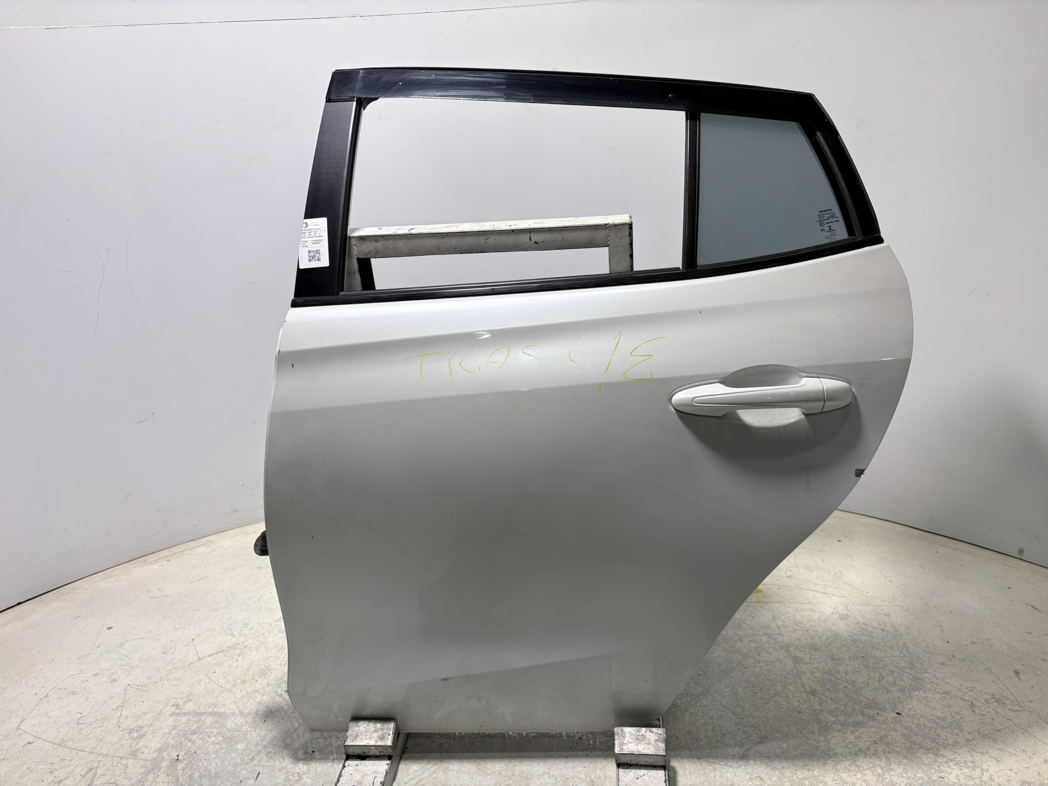 PORTA TRASEIRA ESQUE - 670040D450 - 
