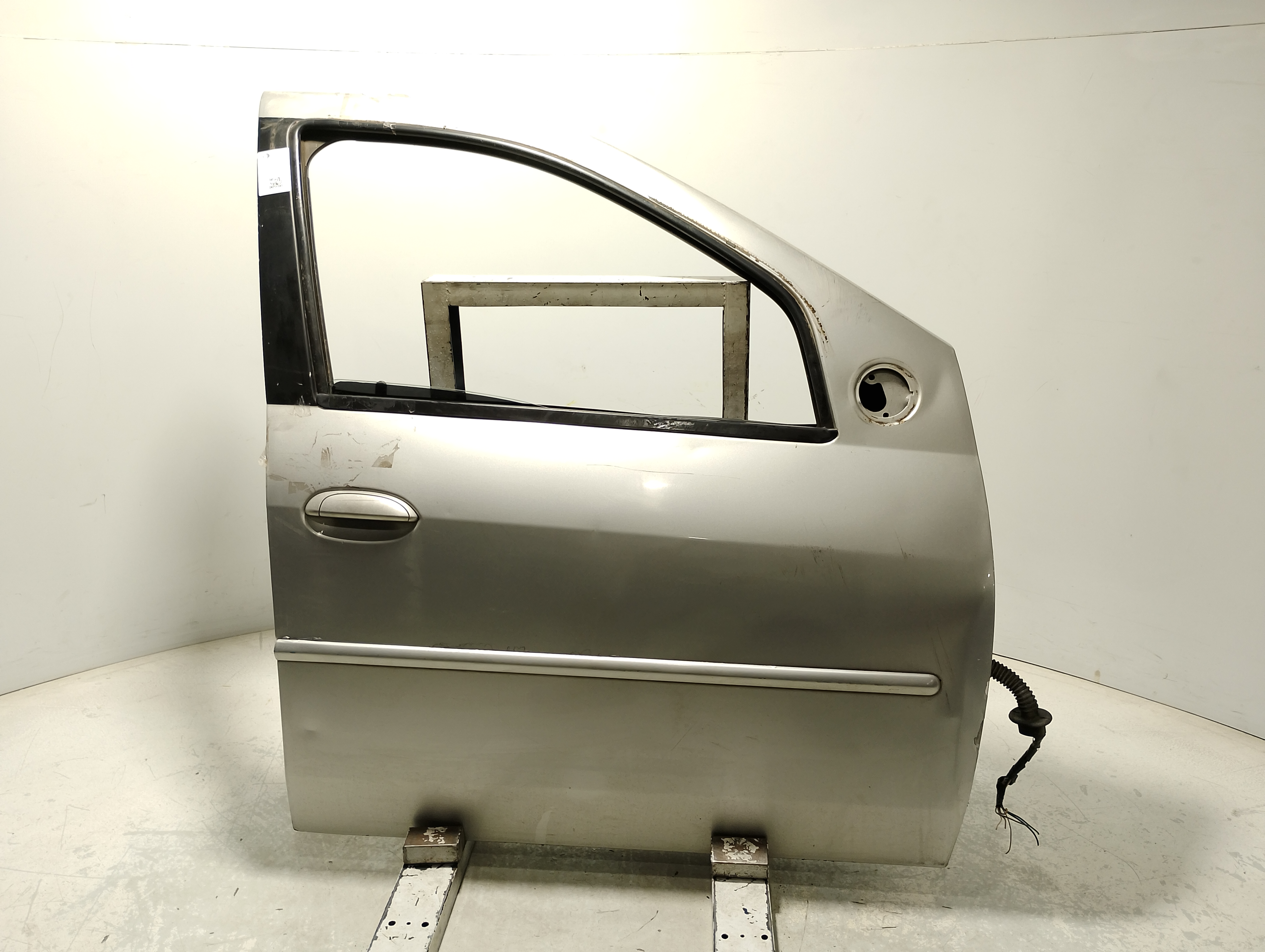 PORTA DIANTEIRA VEICULO AUTOMOVEL - 801002520R - 