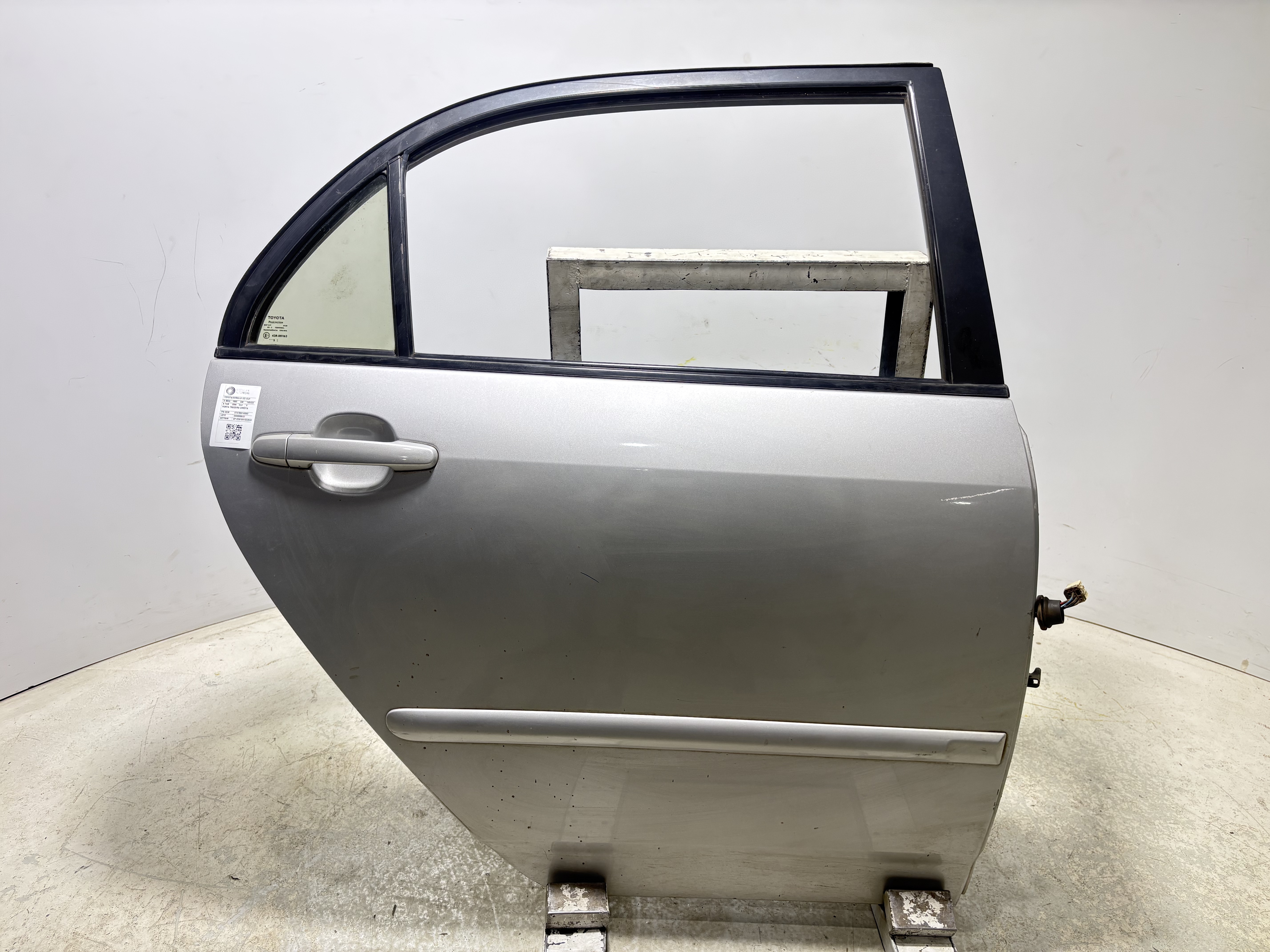 PORTA TRASEIRA DIREITA PRATA TOYOTA COROLLA XEI 1.8 2005/06 - 670031A060 - 