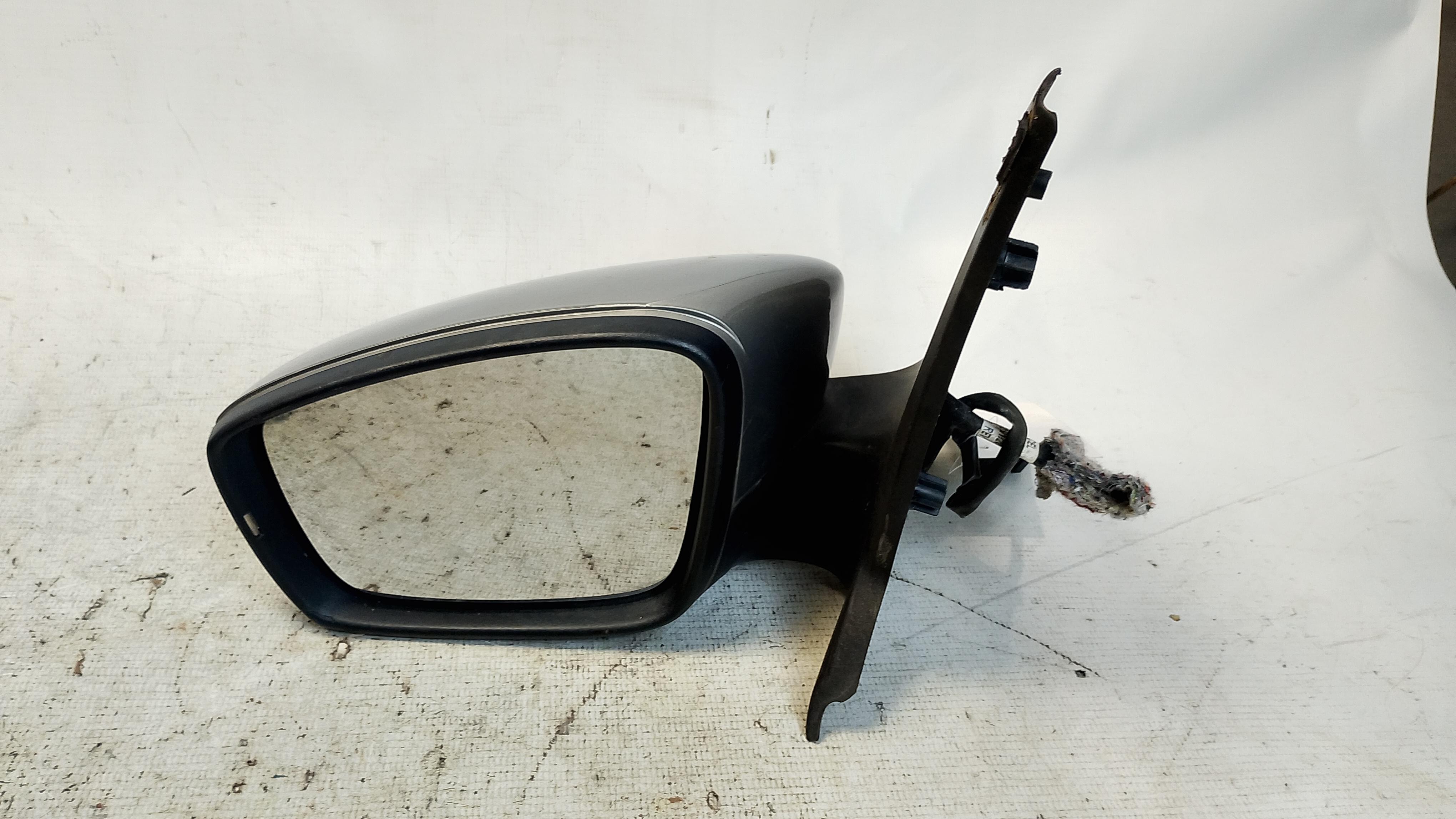 RETROVISOR ESQUERDO PRATA VOLKSWAGEN FOX 1.0 MI TFLEX 2013 - 5Z1857507D9B9 - 