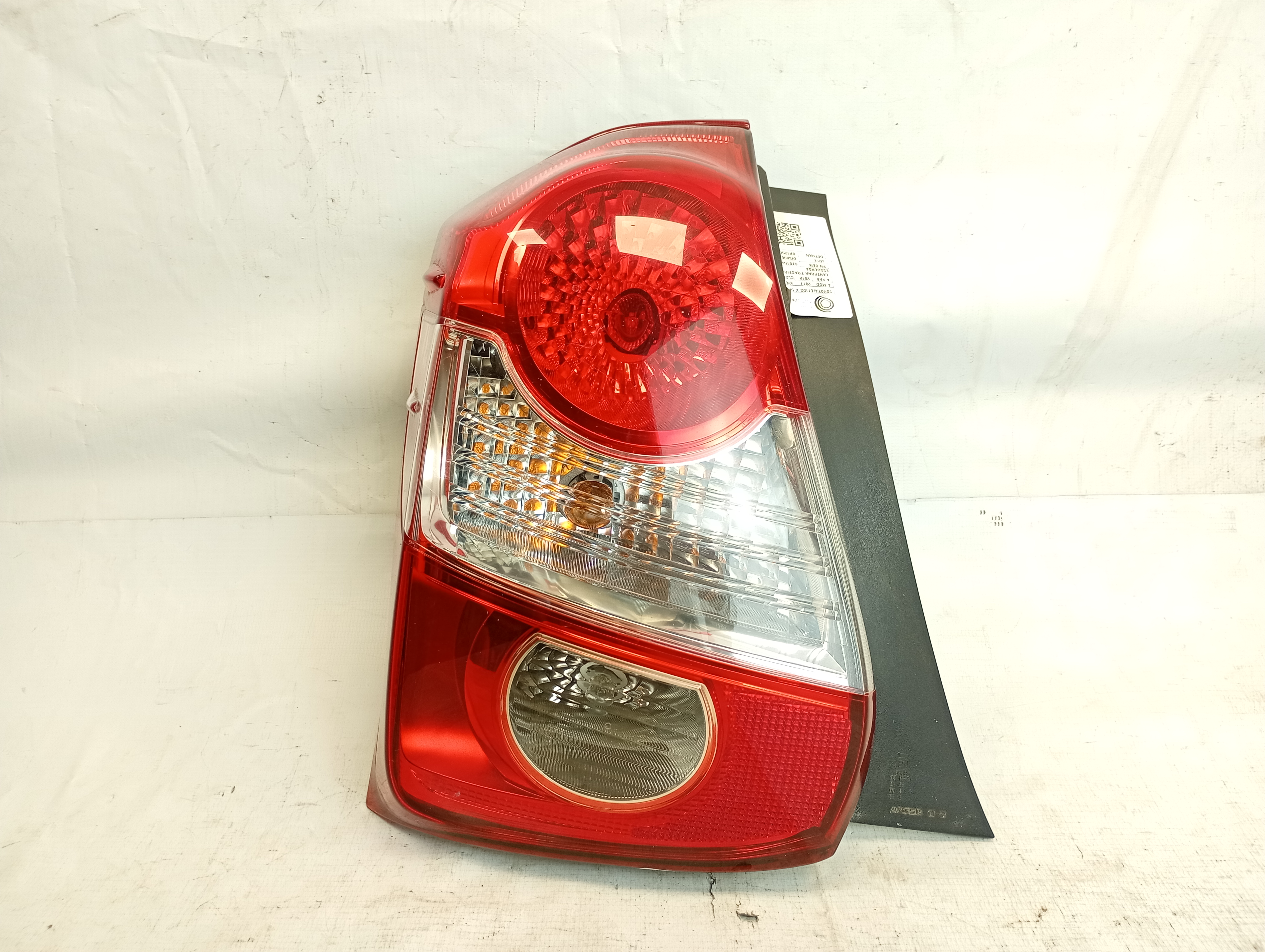 LANTERNA TRASEIRA ESQUERDA TOYOTA ETIOS X 1.3 FLEX 16V 17/18 - 815600D780 - 