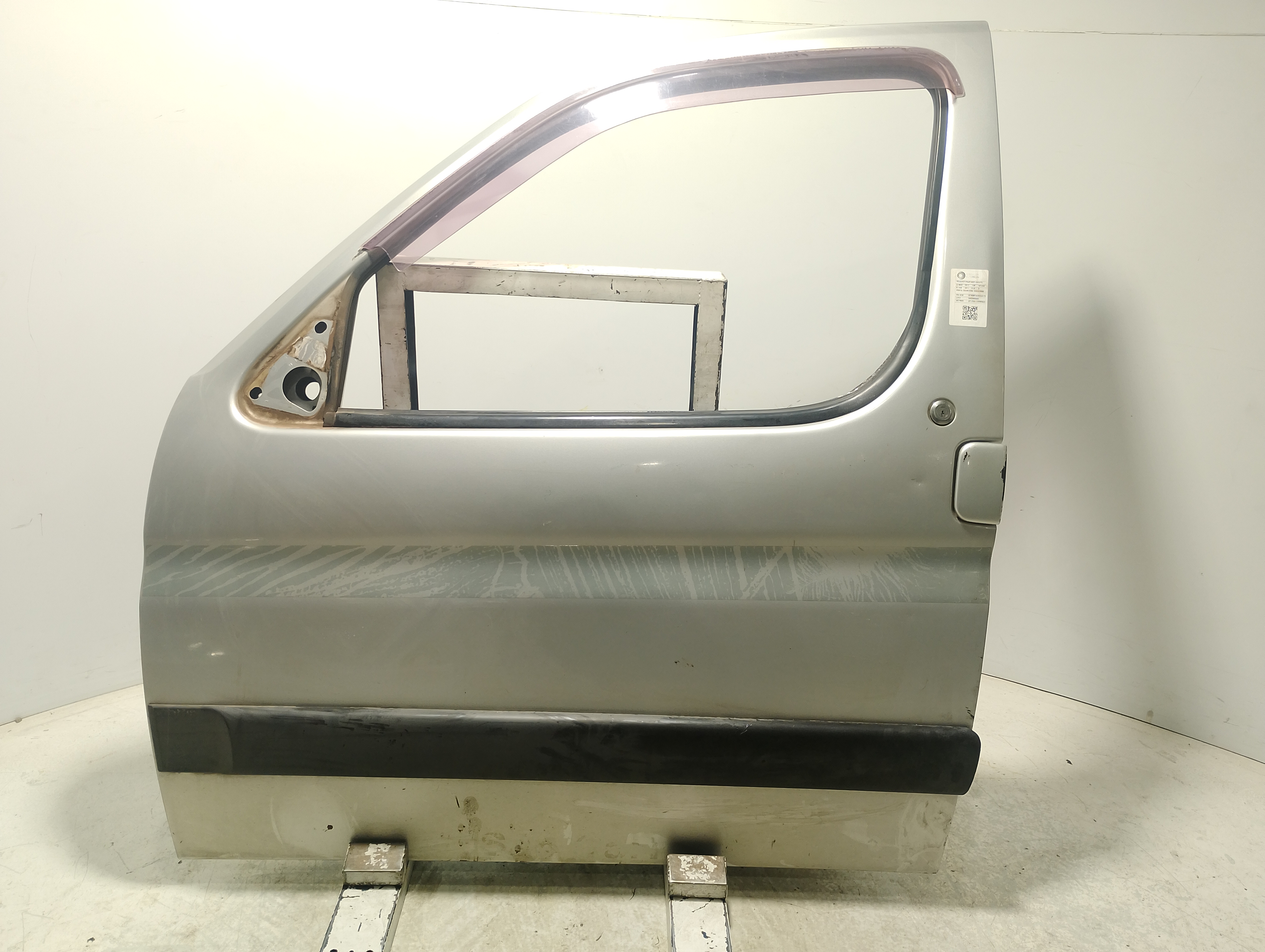 PORTA DIANTEIRA ESQUERDA PRATA PEUGEOT PARTNER ESCAPADE 2011 - PORTADE0241733 - 