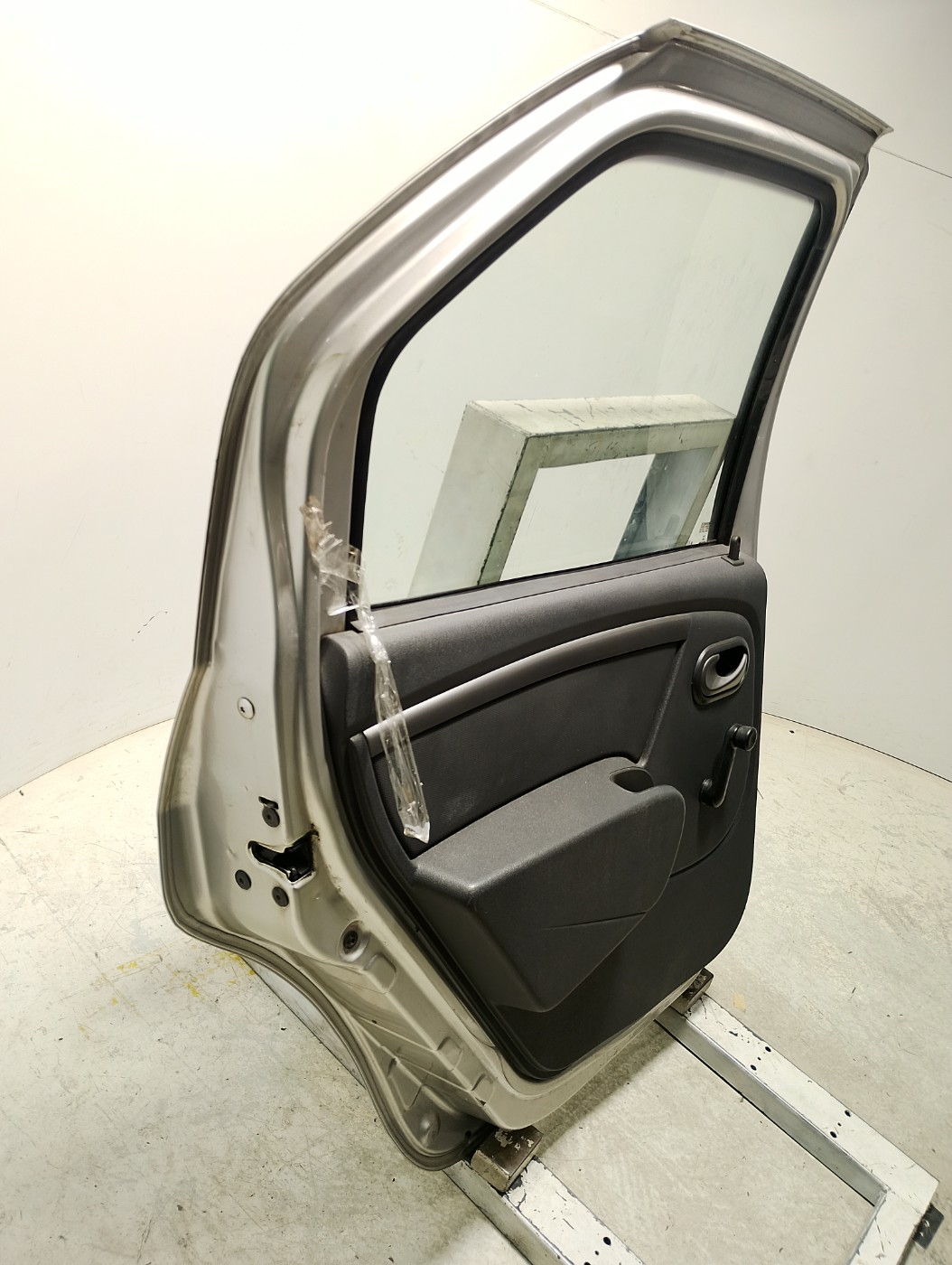 PORTA TRASEIRA ESQUERDA RENAULT LOGAN EXP. UP FLEX 1.0 2013 - 6001550746 - 