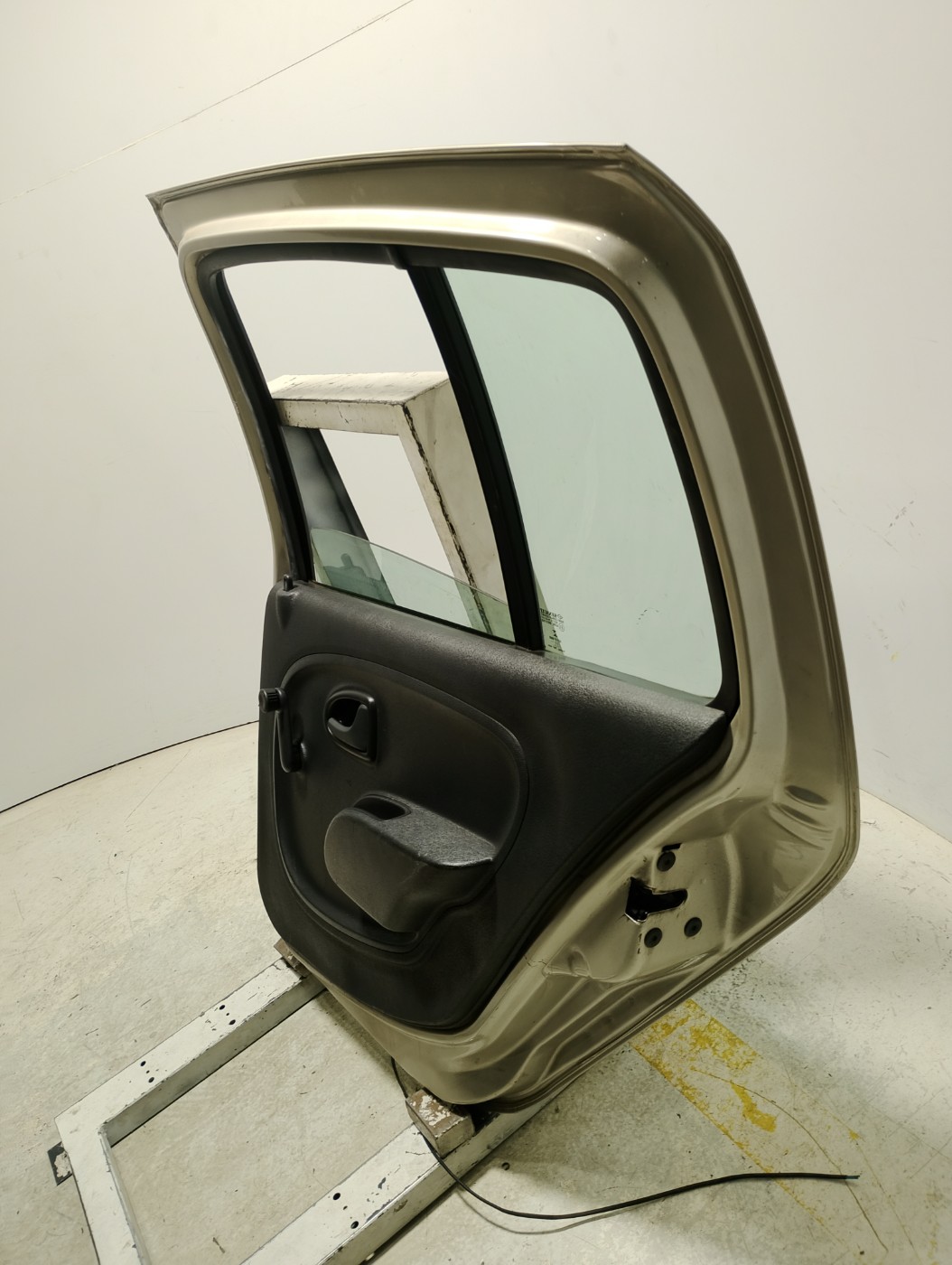 PORTA CARROCARIA VEICULO AUTOMOV - 821004625R - 